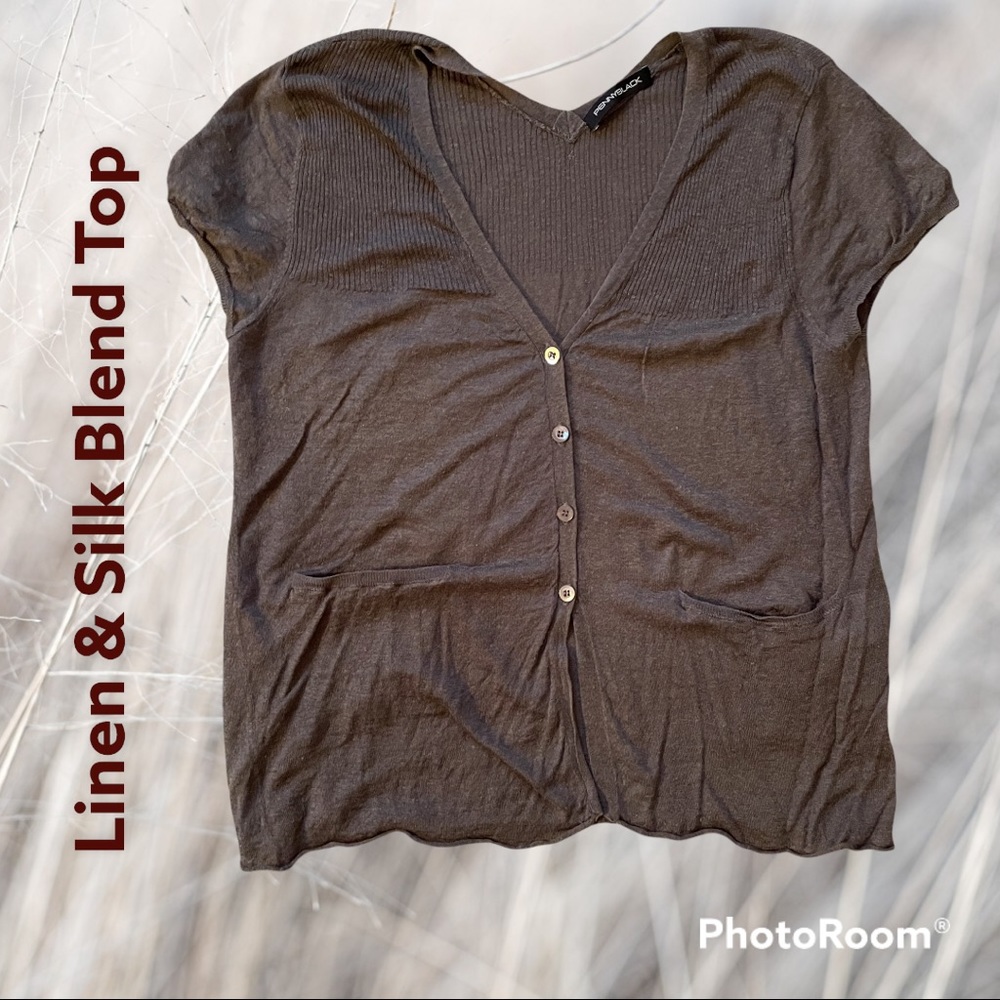 Prettiest little cardi top with …. POCKETS